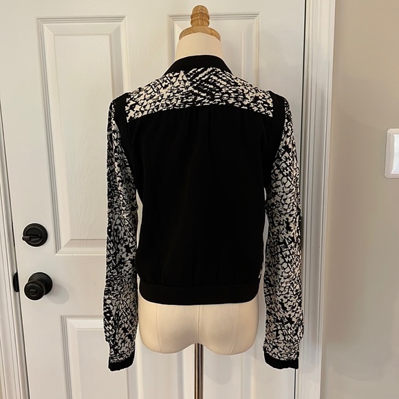 Black and white lightweight jacket - Picture 4 of 12